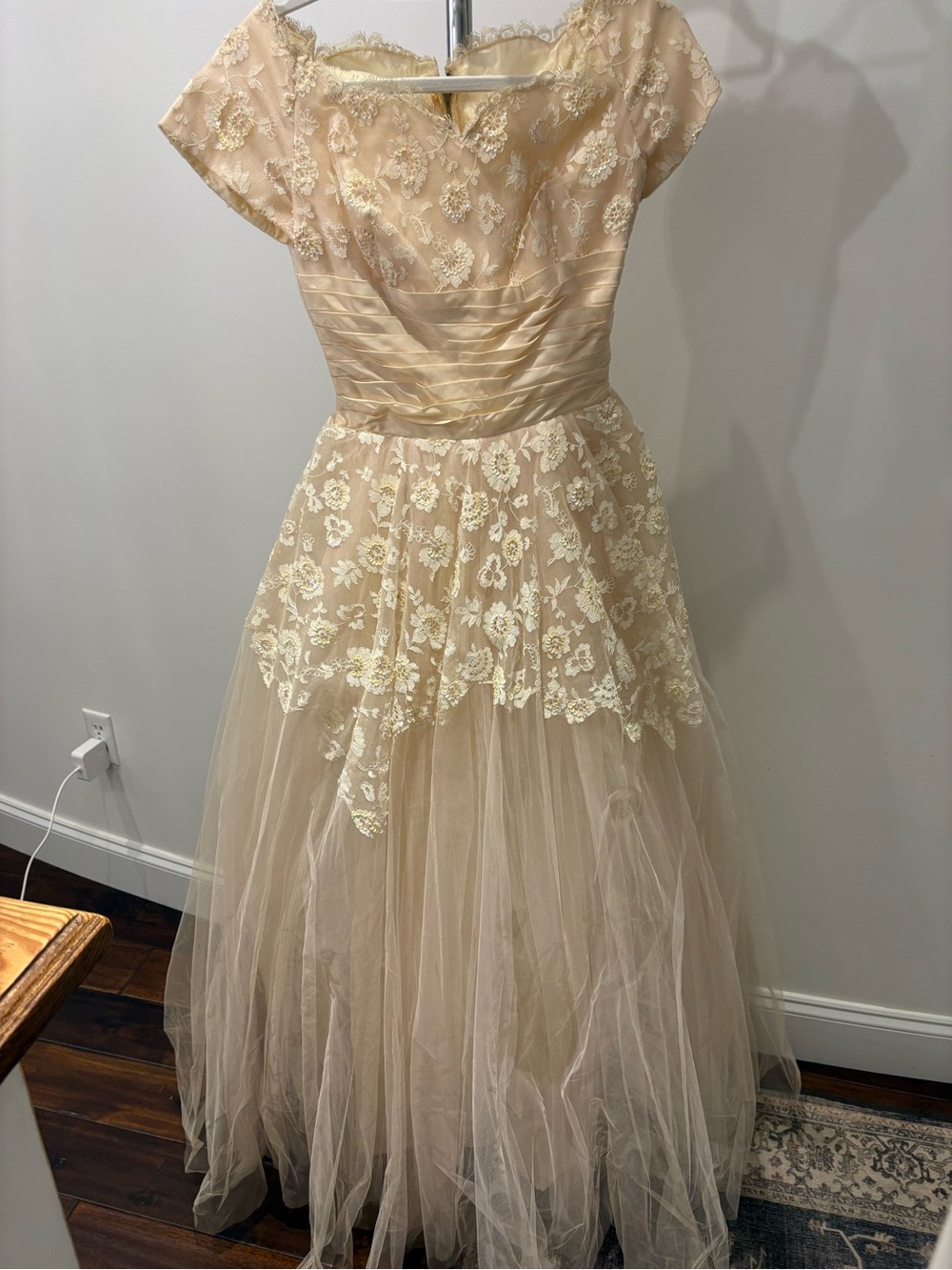 Beautiful Vintage Cahill of Beverly Hills Lace & Satin Wedding or Formal Dress